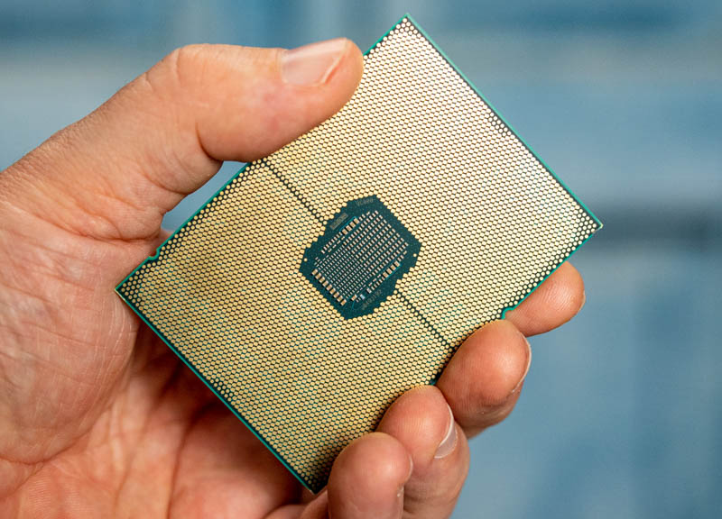 Intel-Ice-Lake-Xeon-in-Hand.jpg Intel-Ice-Lake-Xeon-in-Hand.jpg