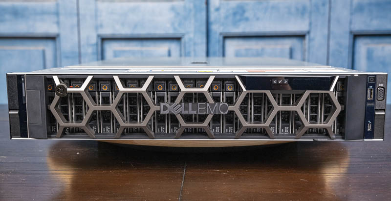 Dell-EMC-PowerEdge-R7525-Internal-View-Front-Faceplate.jpg Dell-EMC-PowerEdge-R7525-Internal-View-Front-Faceplate.jpg